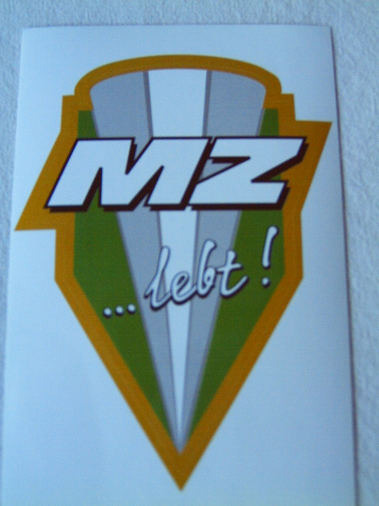 Aufkleber "MZ ...lebt" 12cm Aufkleber "MZ ...lebt" 12cm